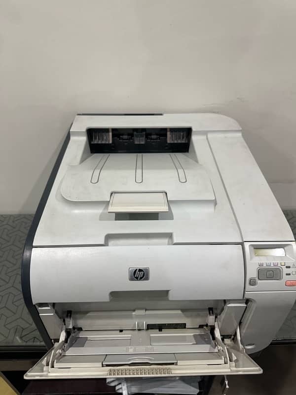 HP color laserjet CP2025 1