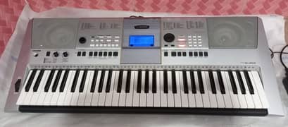 Yamaha PSR E 413.