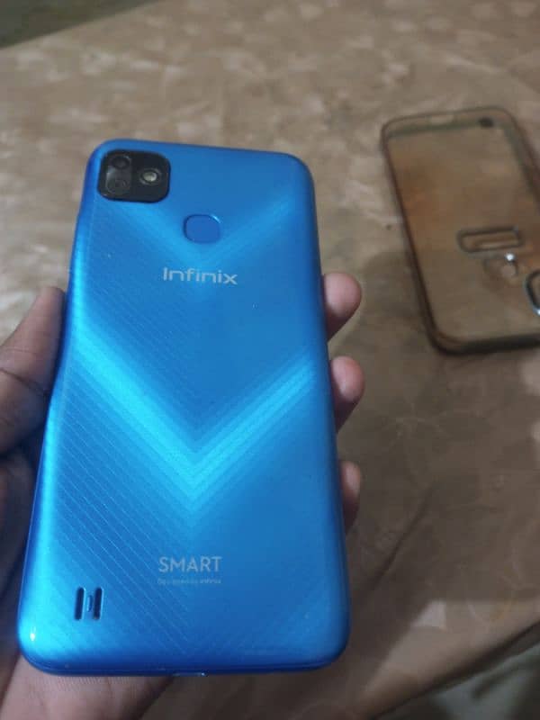 Infinix smart HD 32GB All ok with box and charger 4