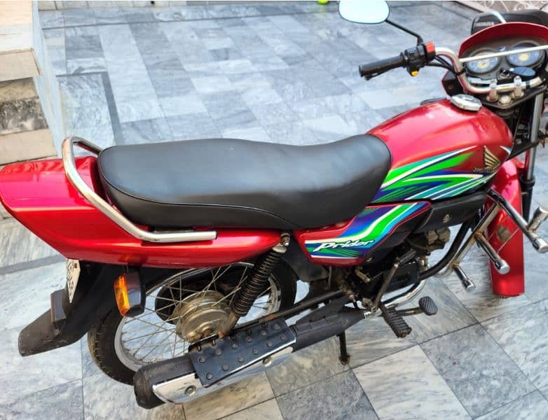 honda pridor bohat achi condition mein all ok koi kaam nhi honay wala 6