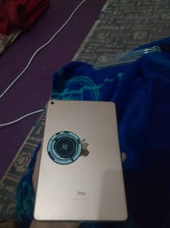 ipad mini 5 with box