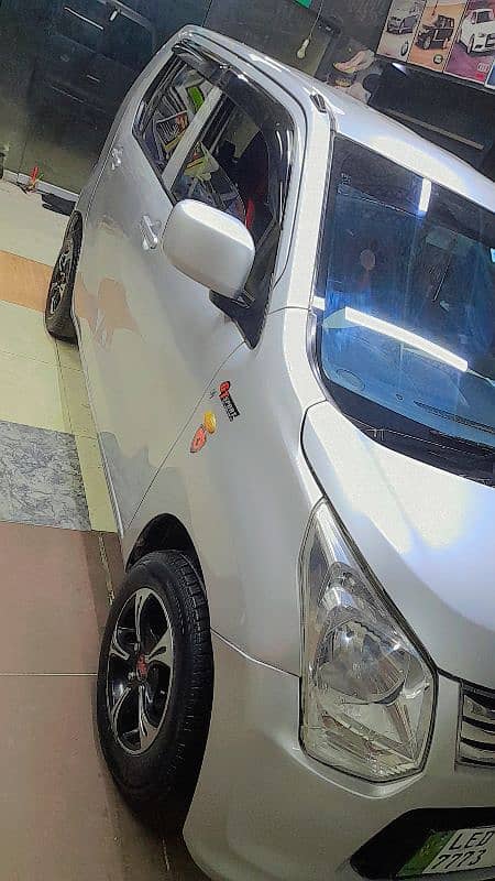 Suzuki Wagon R 2015 3