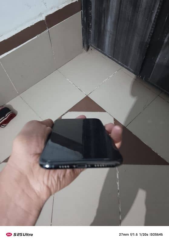 XS MAX 64GB BLACK COLOUR 3