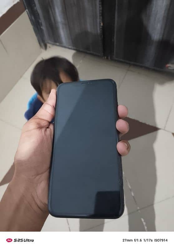 XS MAX 64GB BLACK COLOUR 4