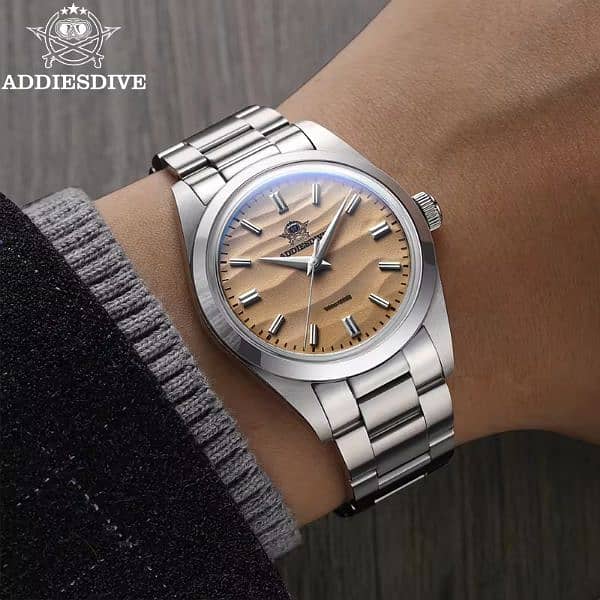 Beautiful watch condition new 2