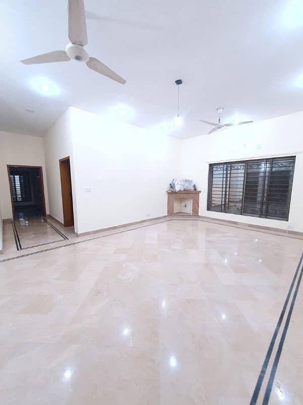 ONE KANAL HOUSE FOR RENT IN DD BLOCK PHASE 4 5