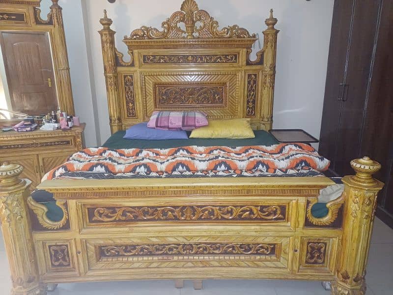 Pure Sheesham super heavy King Size double bed in DHA Phase 5 1