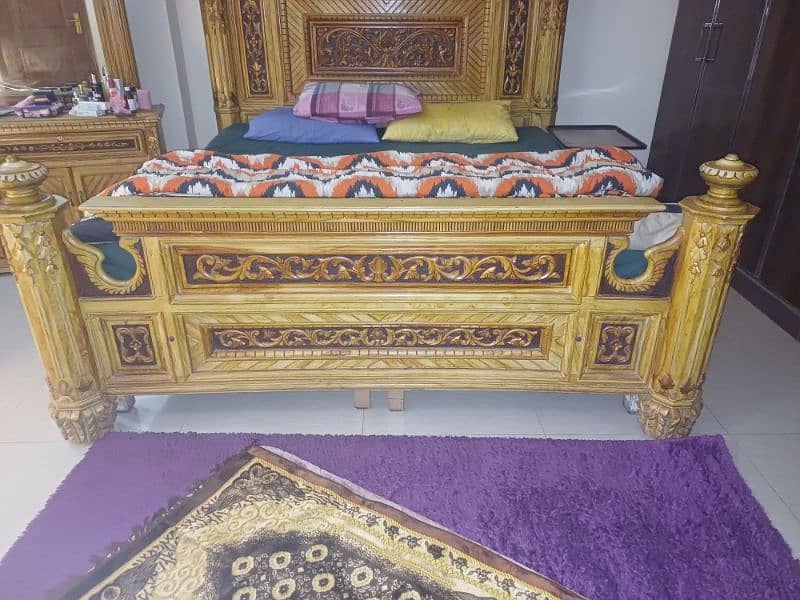 Pure Sheesham super heavy King Size double bed in DHA Phase 5 3