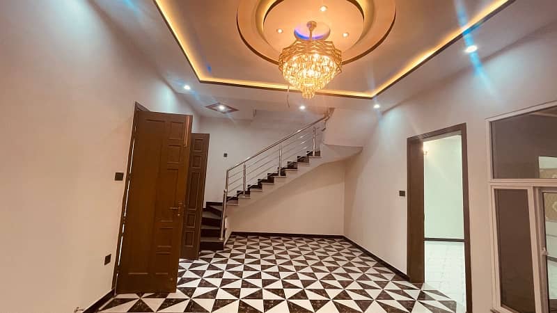 Prime Location House Sized 5 Marla Is Available For sale In Sufiyan Garden 8