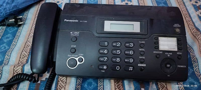 Fax Machine With Phone (Panasonic) 1