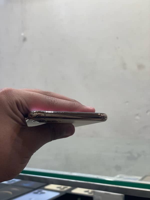 IPHONE 11 pro max for sale 2