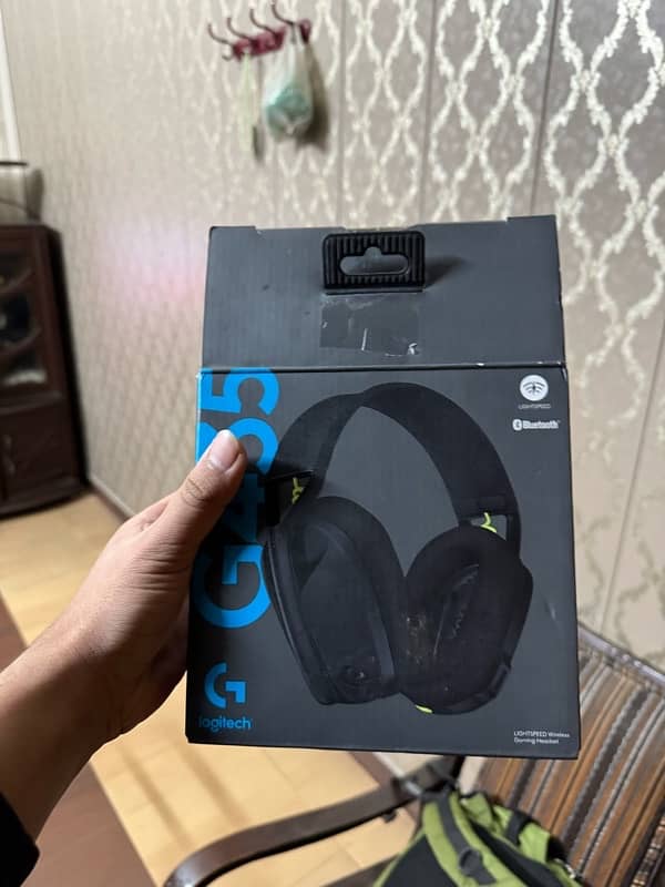 logitech g435 wireless gaming headset 1