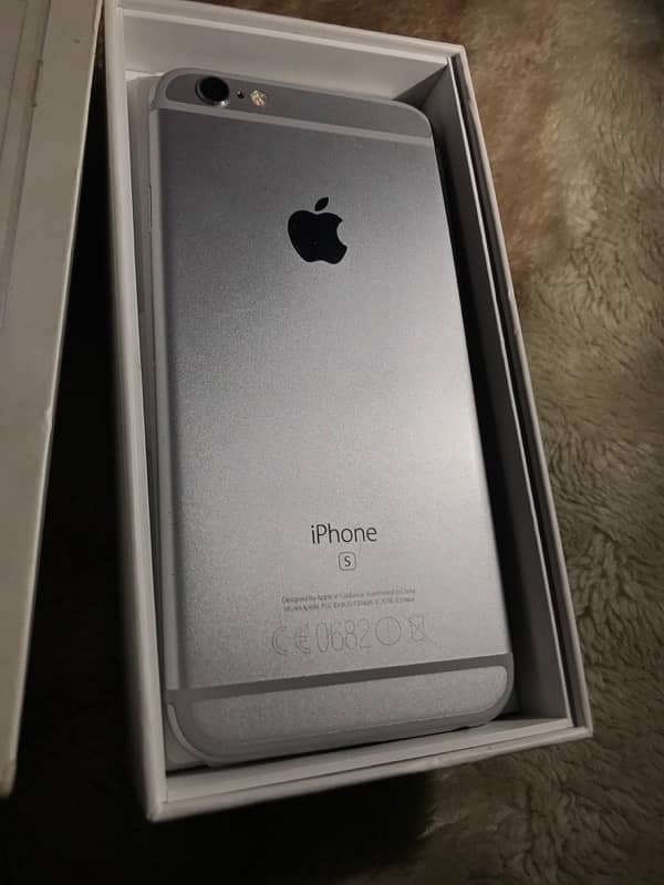 iPhone 6s pta proved with original box and charger 4