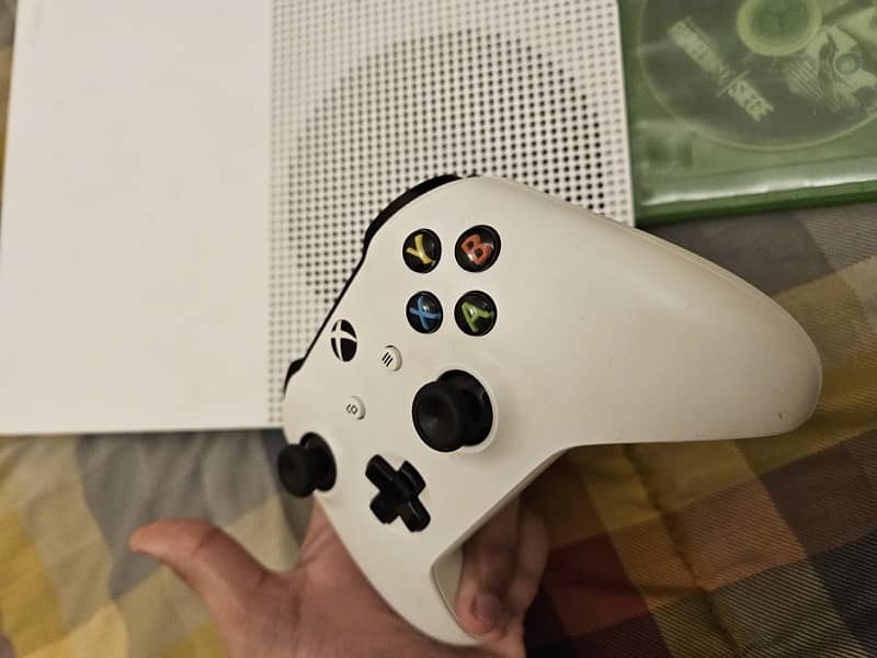 XBOX ONE S 500GB 4