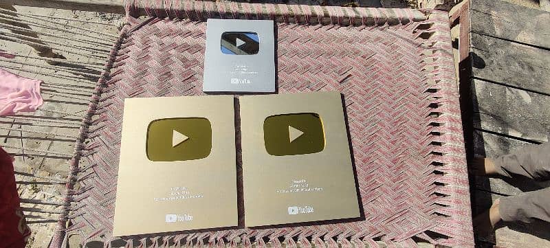 golden yt play button 0