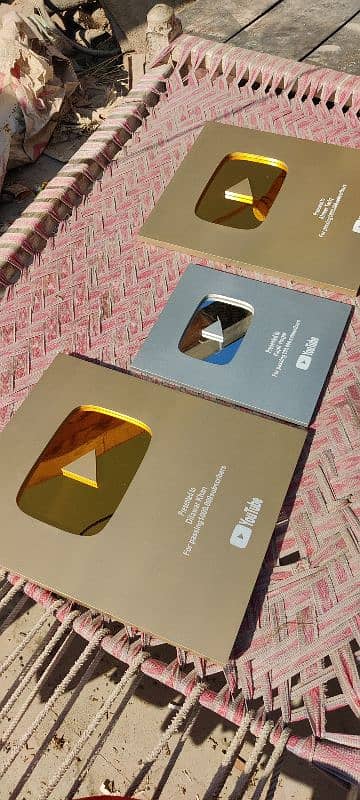 golden yt play button 3