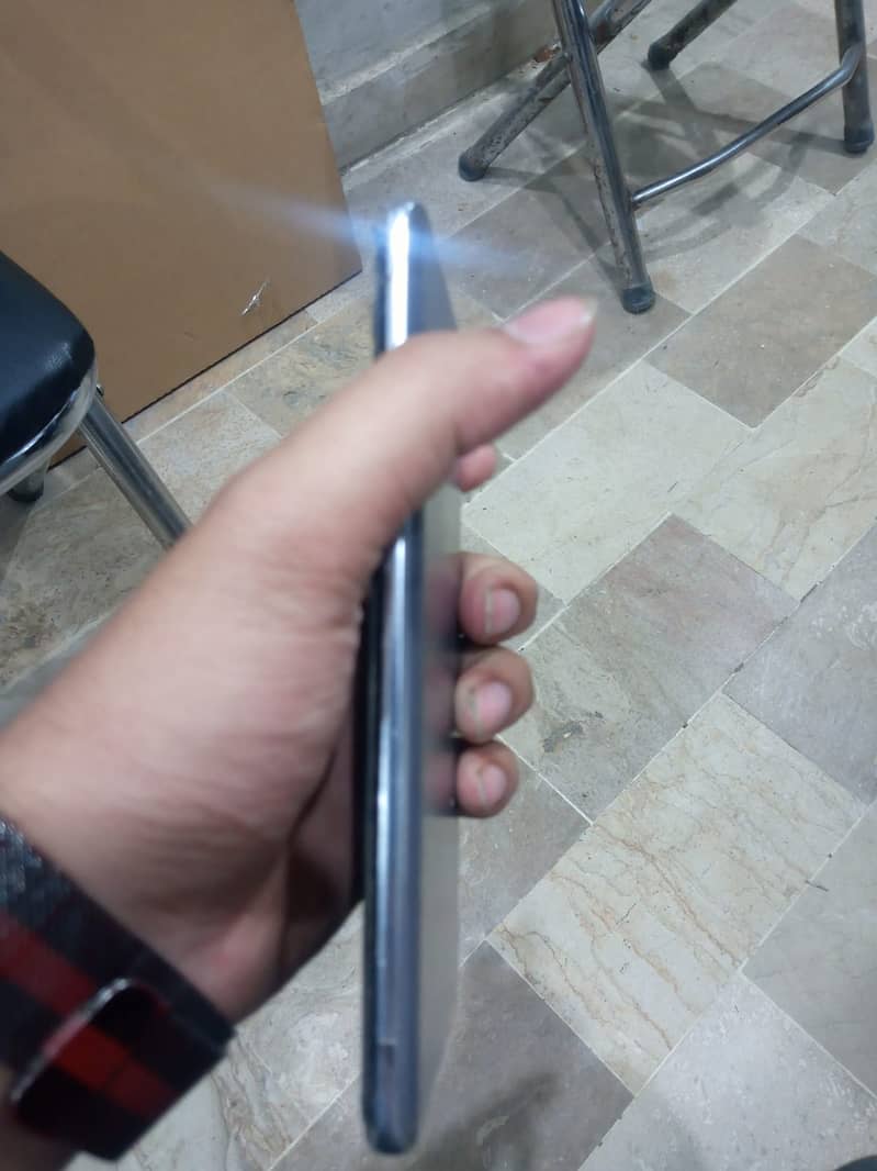 Samsung Mobile Note 8 1