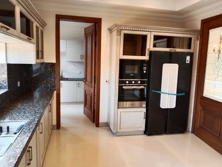 Top city 2 bed apartment for sale 10