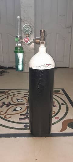 Oxygen cylinder