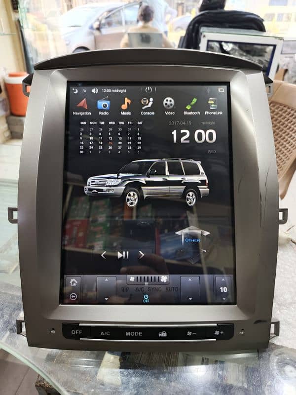 Tesla screen Landcruiser Cygnus 2005 1