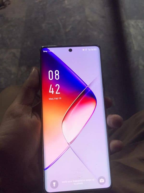 infinix note 40 pro golen color 3