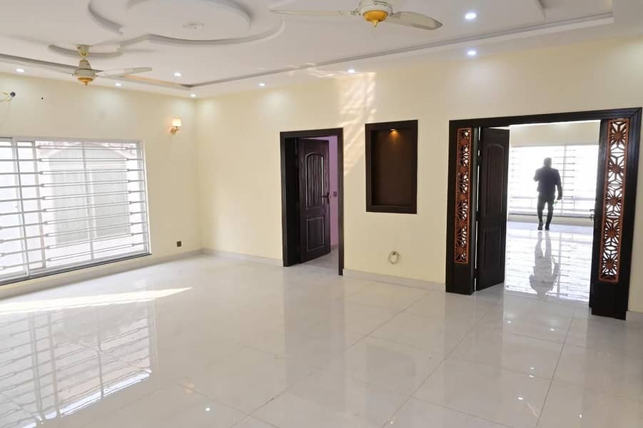 Slightly Used House for Sale in Prime Location, Bahria Town, Lahore 16