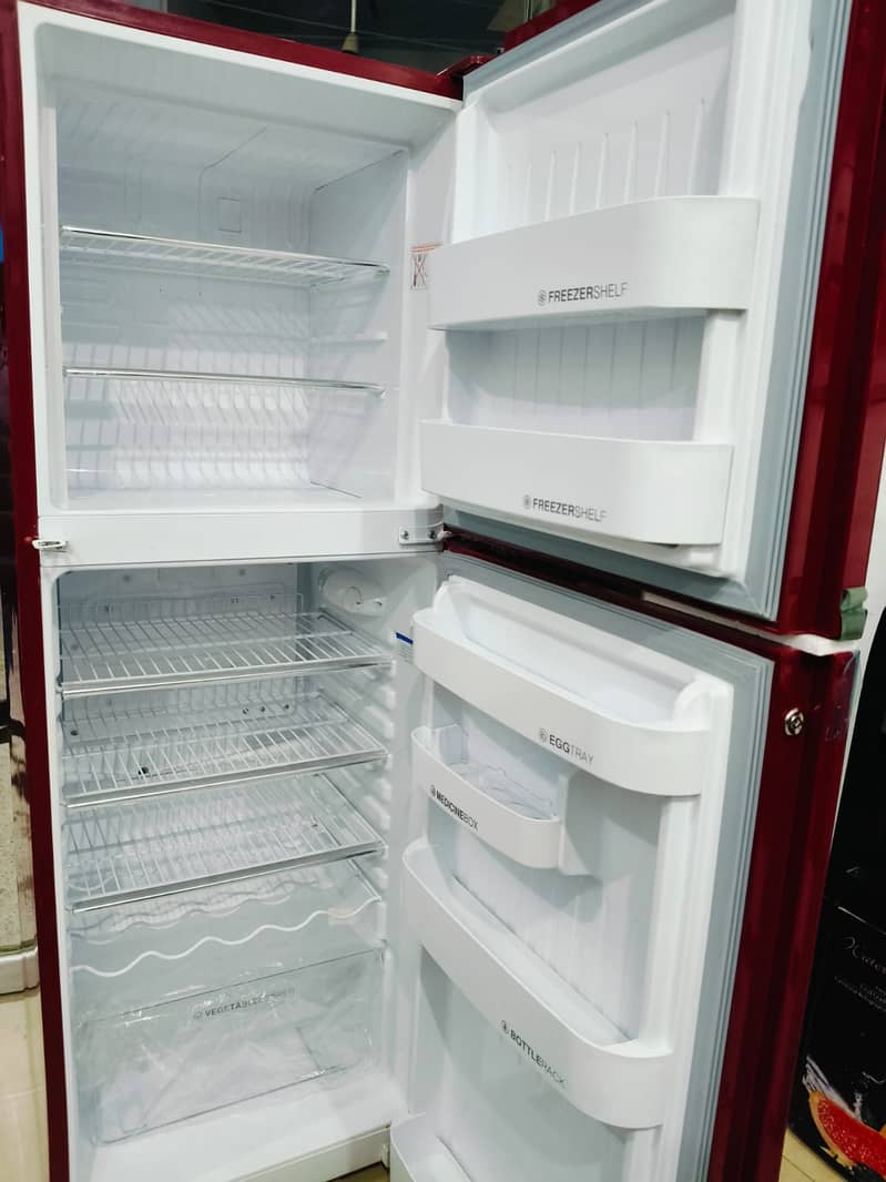 ORient fridge  GD medium size brand new(0306=4462/443) ufffcondition 5