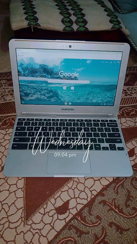 Samsung chormebook 10/10 condition 0