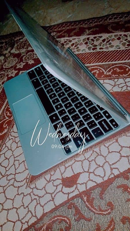 Samsung chormebook 10/10 condition 1