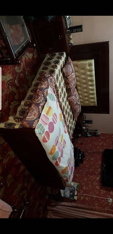 king size bed set with dressing table no mattress no silly offers plz 1