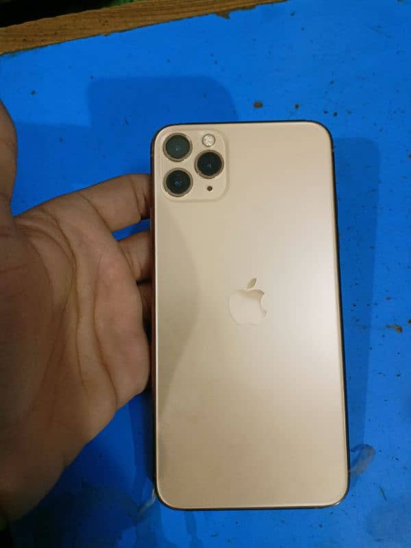 I am selling iphone 11 pro max anyone who wants to buy contact me 8