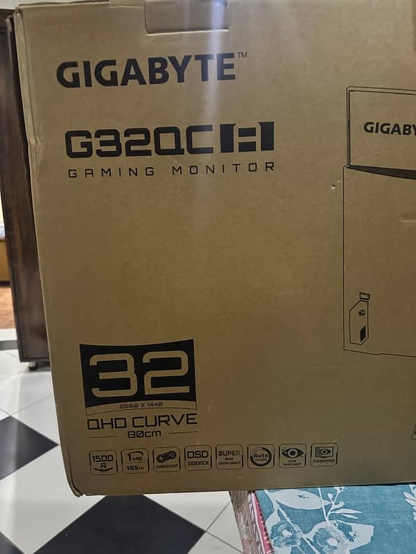 Gaming Monitor GIGABYTE G32QC 32inches 165hz curved VA Panel 1