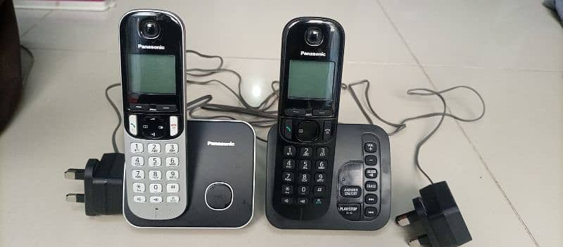 Two panasonic CLI cordless 0