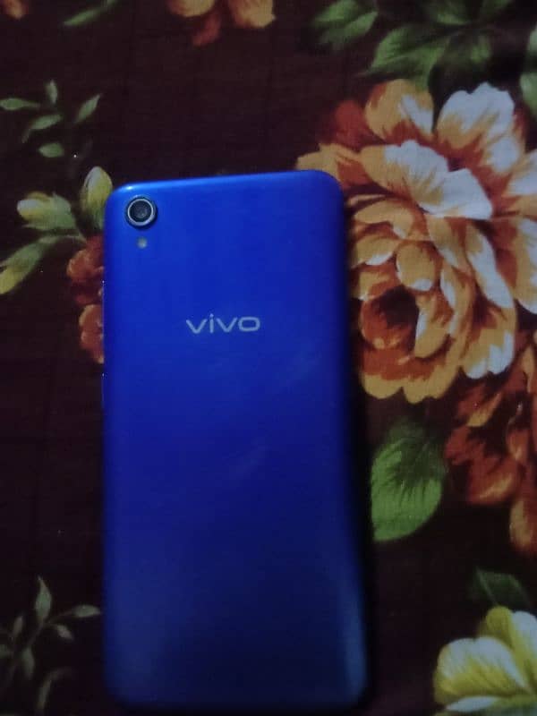 Vivo 1823 2/32 One hand phone 3