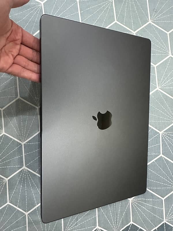 MacBook Pro M3 14 inch 08 gb 512gb 0