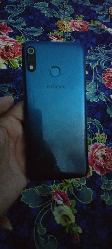 Infinix hot 8 mobile for sell 0