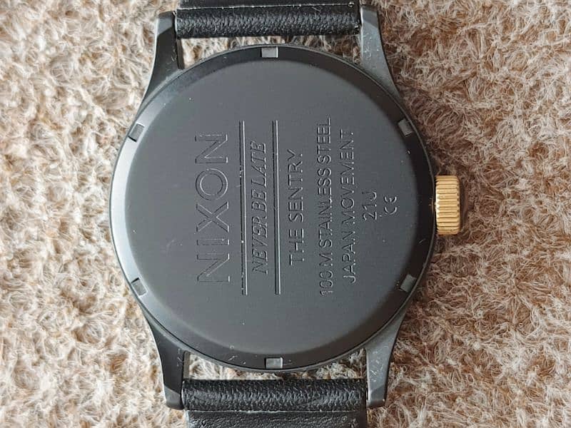 NIXON DATE DAY BLACK GOLDEN WATCH 4