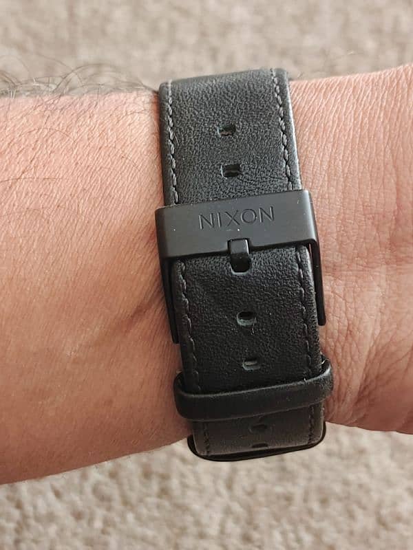 NIXON DATE DAY BLACK GOLDEN WATCH 5