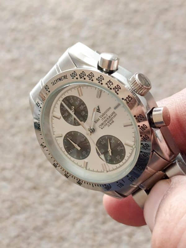 IZAX VALENTINO ITALY CHRONOGRAPH WATCH 1