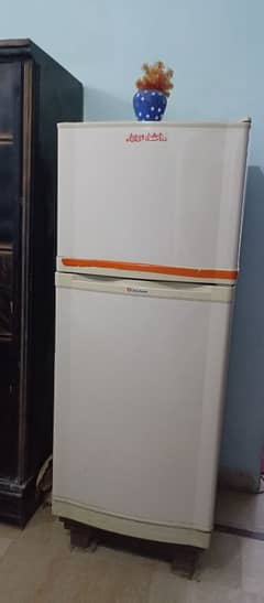 Dawlance fridge medium size