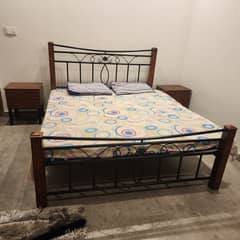 Iron king bed