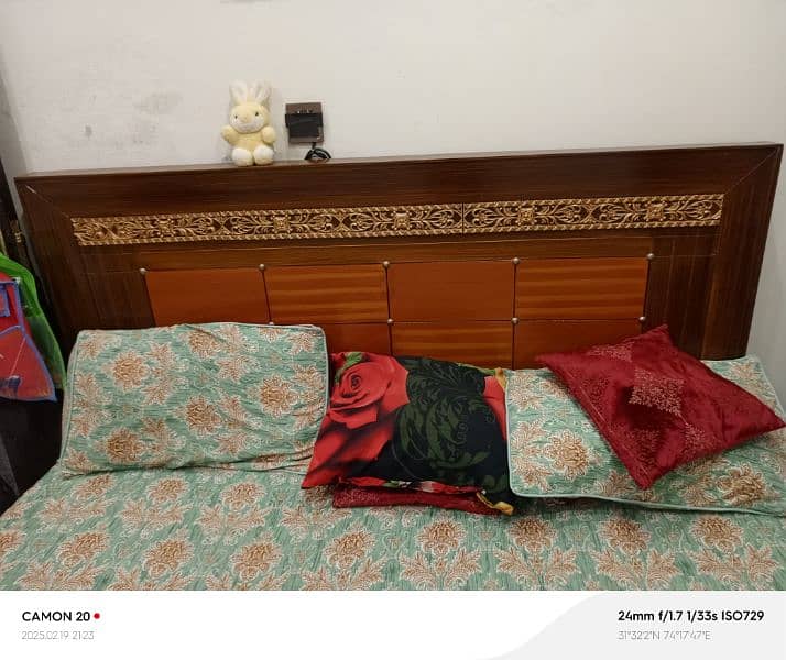 Double bed King size with mattress 0