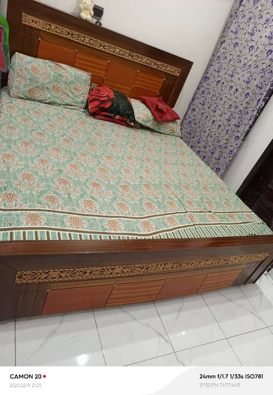 Double bed King size with mattress 4