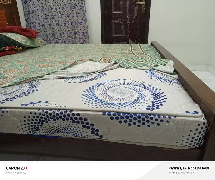 Double bed King size with mattress 5