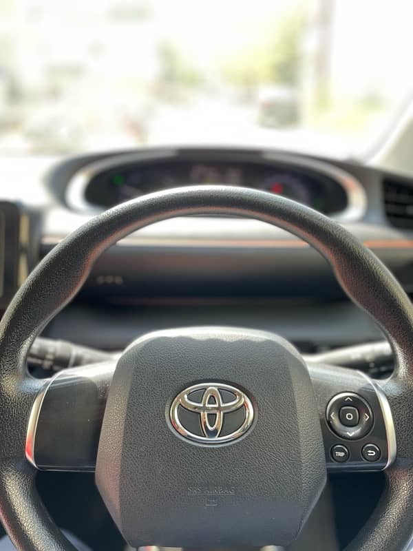 Toyota Sienta 2018 1