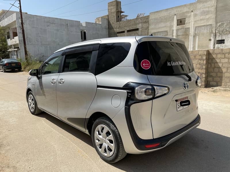 Toyota Sienta 2018 4