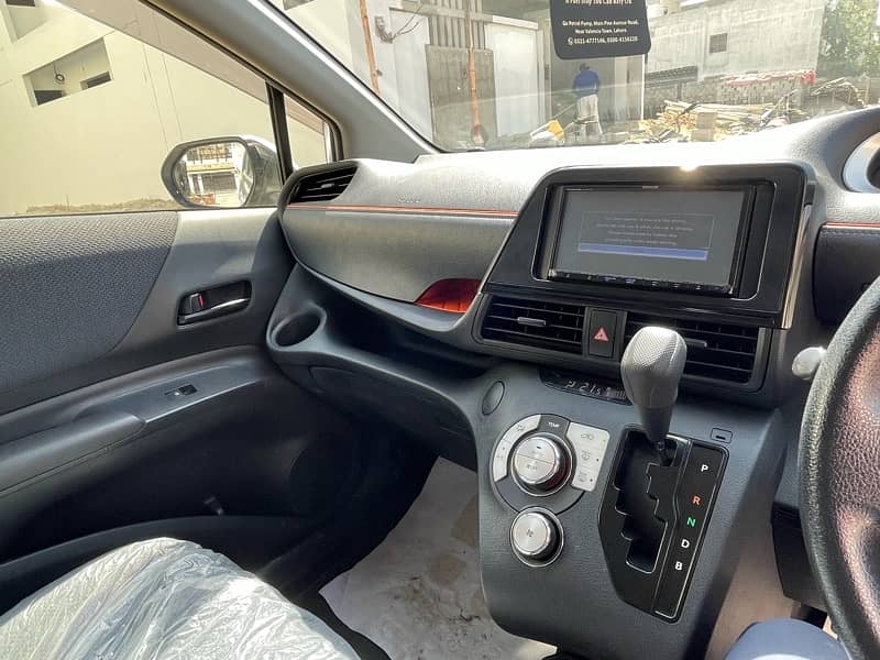 Toyota Sienta 2018 5