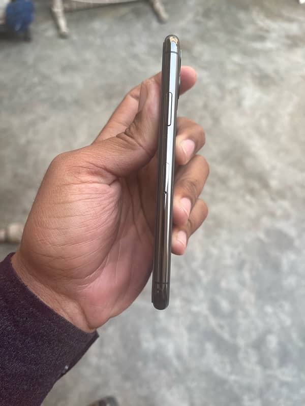 iPhone 11pro 256gb waterpack 88health 03008378822/03073516643 2