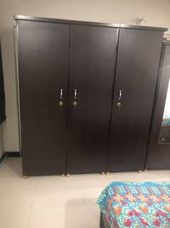 3 door cabinet in good condition