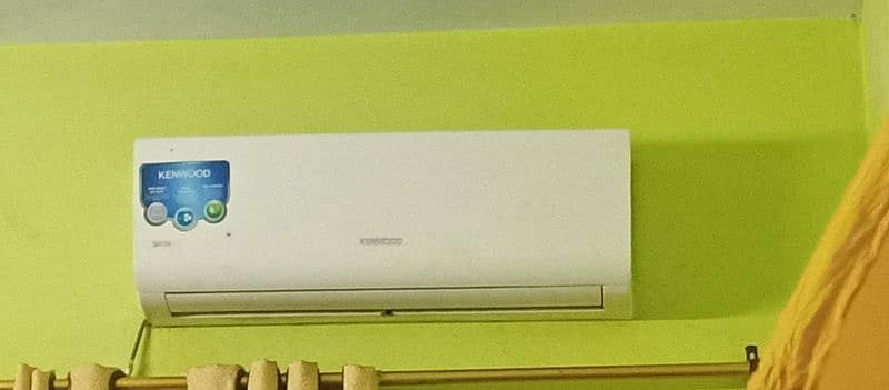 Selling Split AC urgently 0